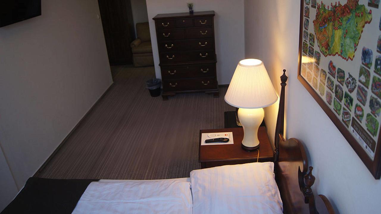 Opera Loft Rooms And Apartments Будапеща Екстериор снимка